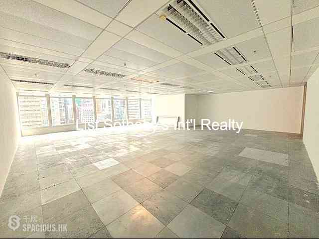 Central - Two International Finance Centre 02
