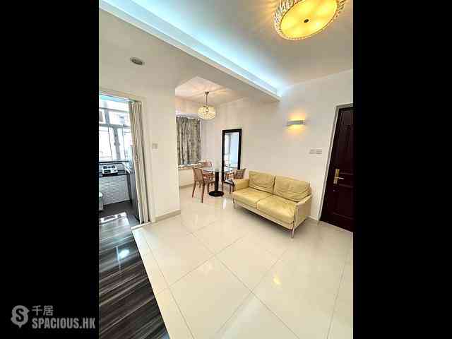 Sai Ying Pun - Kam Kwan Building 01