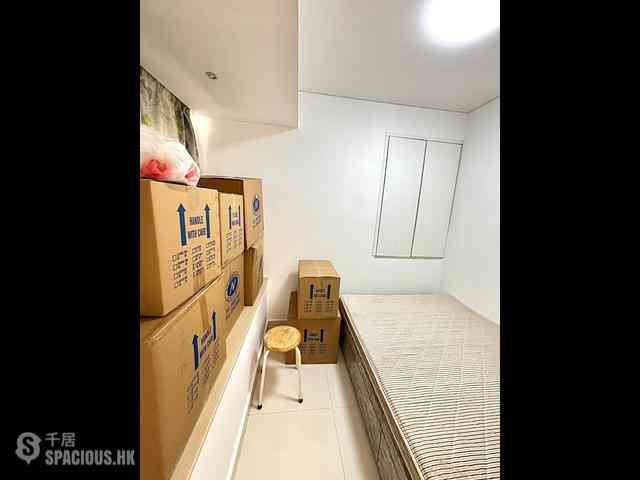 Sai Ying Pun - Kam Kwan Building 02