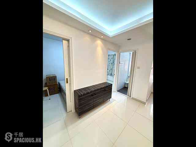 Sai Ying Pun - Kam Kwan Building 05