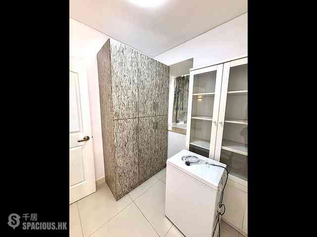 Sai Ying Pun - Kam Kwan Building 06