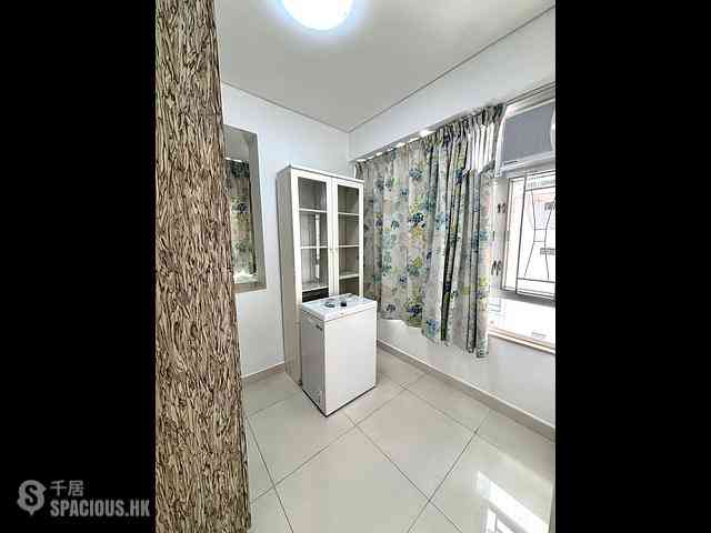 Sai Ying Pun - Kam Kwan Building 07