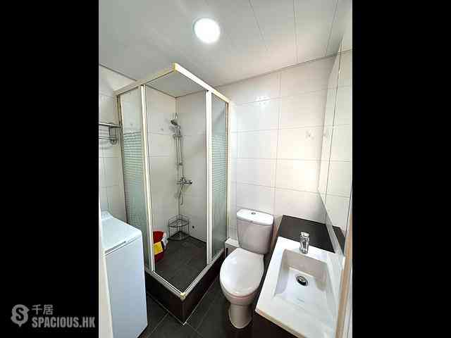 Sai Ying Pun - Kam Kwan Building 10
