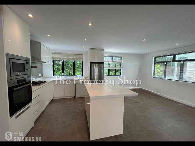 Clear Water Bay - Seacrest Villas 03
