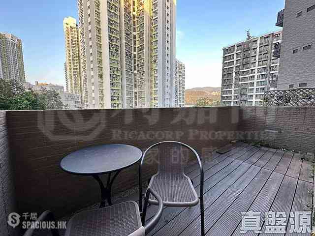 Tseung Kwan O - The Papillons Block 3 02