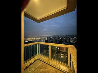 Tai Kok Tsui - One Silversea Tower 6 02