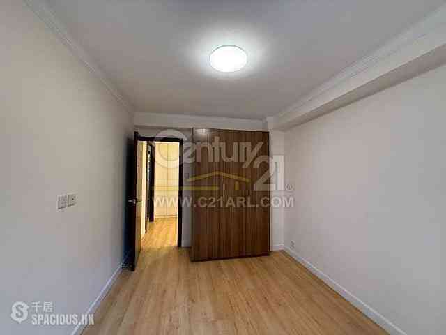 Wan Chai - Phoenix Court Block 5 06