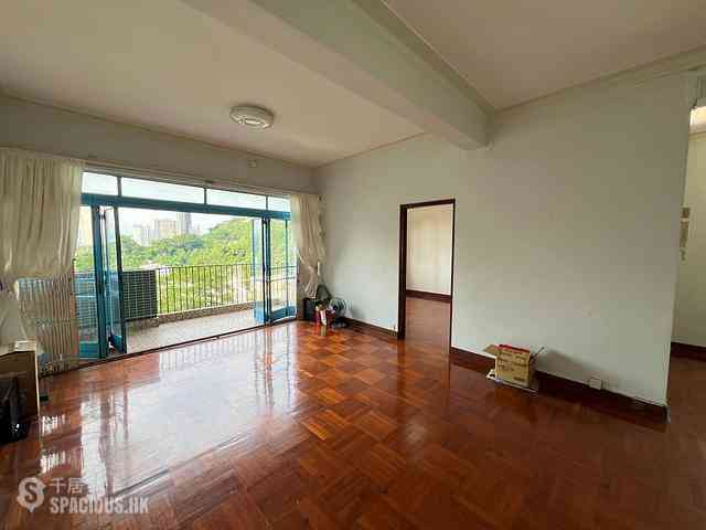 Happy Valley - 141-143, Blue Pool Road 02