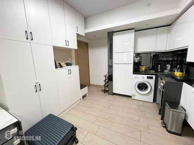 Tung Chung - Century Link Phase 1 Tower 6B 01