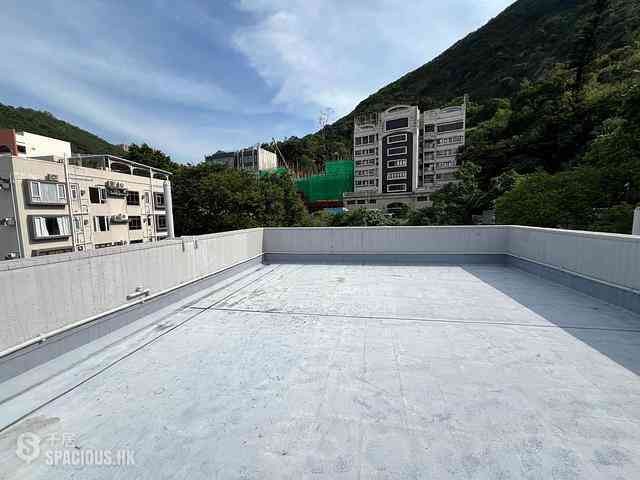 Happy Valley - 141-143, Blue Pool Road 24