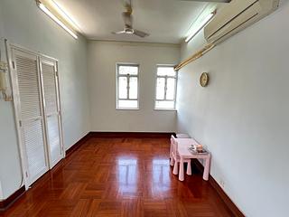 Happy Valley - 141-143, Blue Pool Road 08