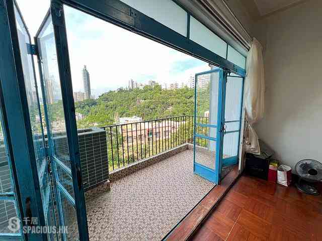 Happy Valley - 141-143, Blue Pool Road 05