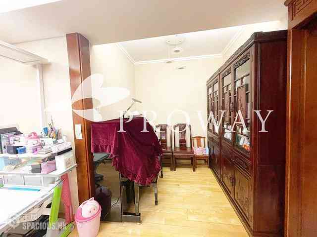 Pok Fu Lam - Baguio Villa Block 44 01