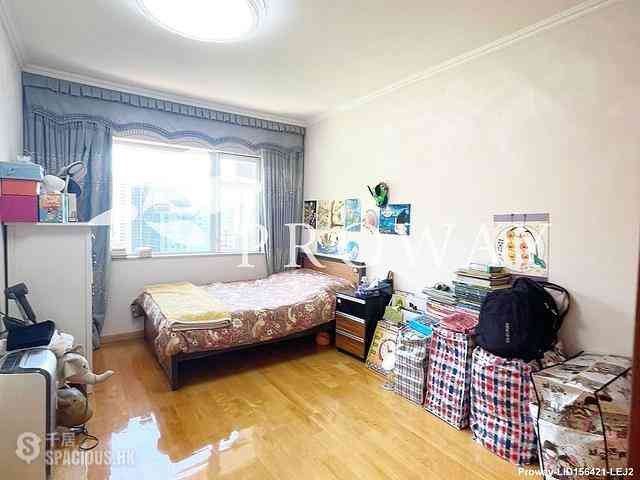 Pok Fu Lam - Baguio Villa Block 44 06