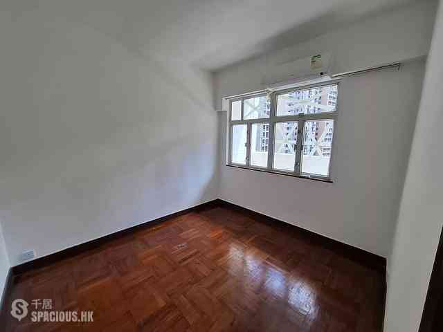 Mid Levels West - Hing Wah Mansion Block B 03