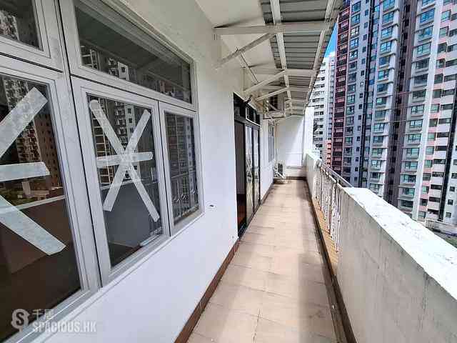 Mid Levels West - Hing Wah Mansion Block B 05