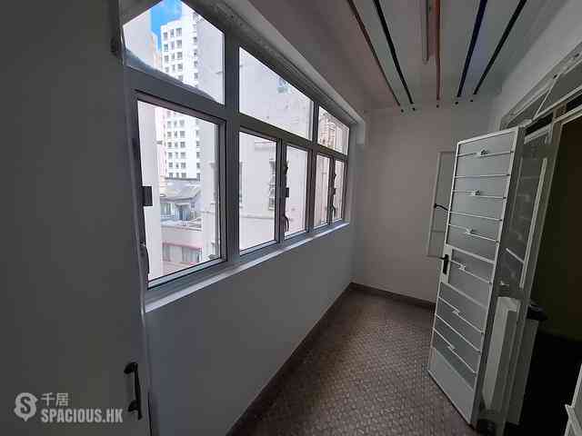 Mid Levels West - Hing Wah Mansion Block B 06