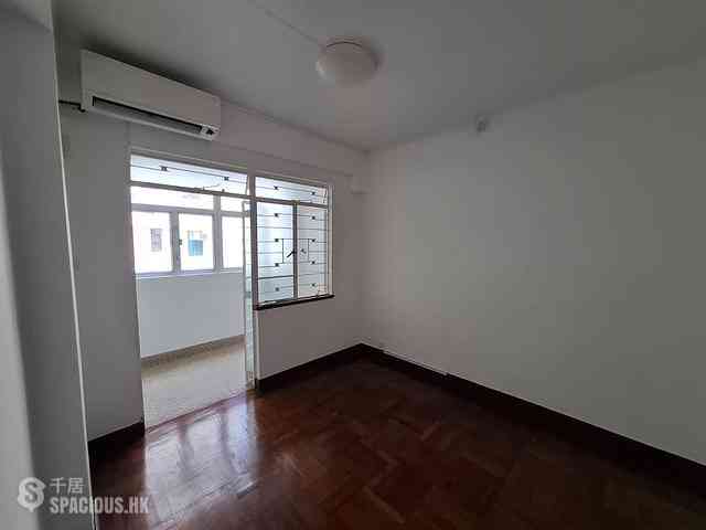 Mid Levels West - Hing Wah Mansion Block B 07