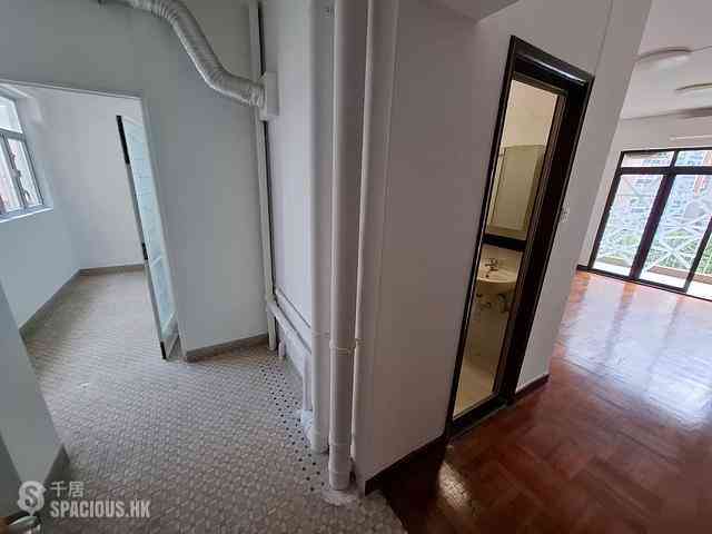 Mid Levels West - Hing Wah Mansion Block B 08