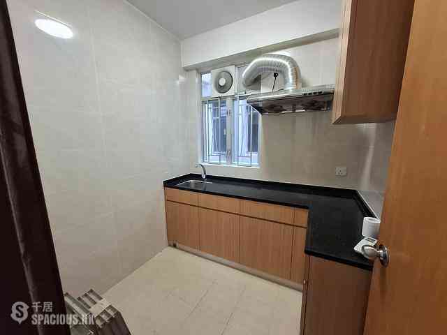 Mid Levels West - Hing Wah Mansion Block B 10