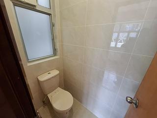 Mid Levels West - Hing Wah Mansion Block B 11
