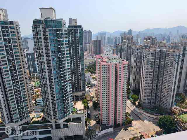 Wong Tai Sin - Hsin Kuang Centre Block 2 16