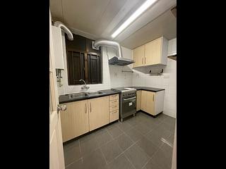 Mid Levels West - Hing Wah Mansion Block A 03
