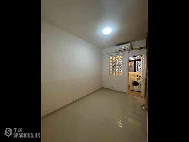 Mid Levels West - Hing Wah Mansion Block A 04