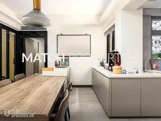 Mid Levels Central - Chenyu Court 06