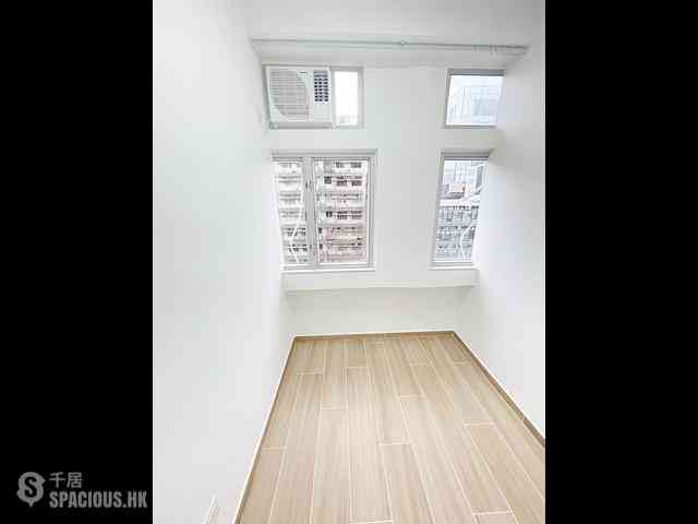 Mong Kok - Sun Hing Building 06