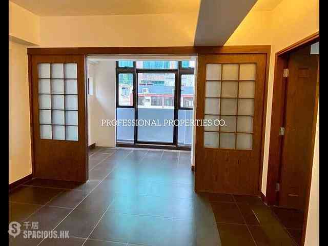 Sai Ying Pun - Tak Yan Building 02