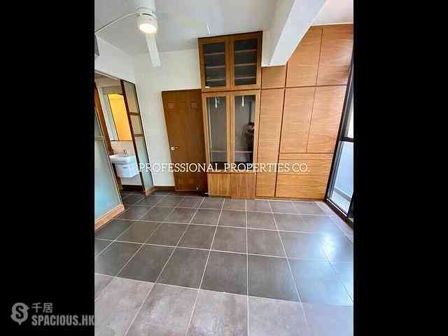 Sai Ying Pun - Tak Yan Building 04