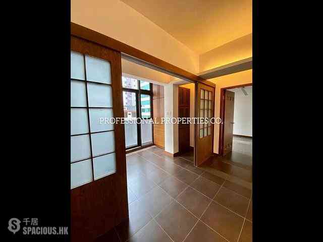 Sai Ying Pun - Tak Yan Building 06