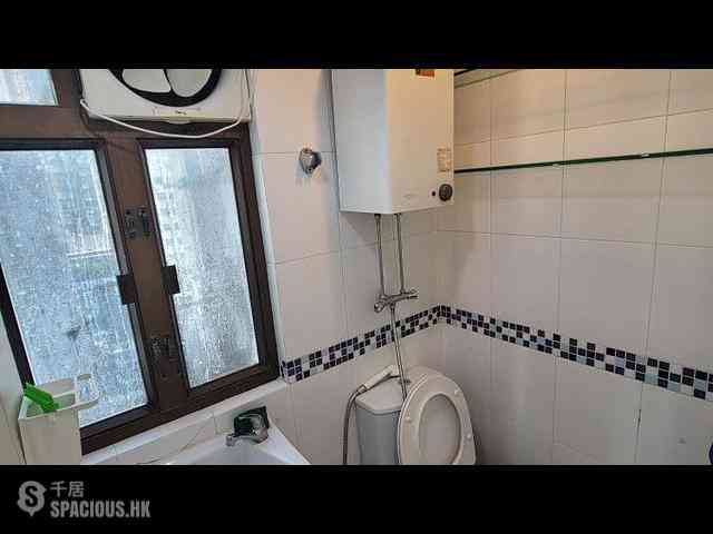 Sai Ying Pun - Wing Lee Building 08