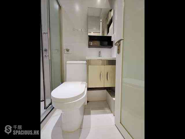 Central - 73, Connaught Road West 06
