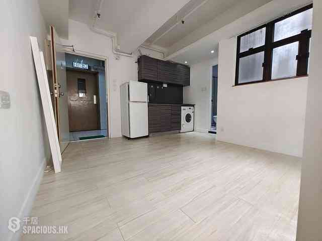 Central - 73, Connaught Road West 11