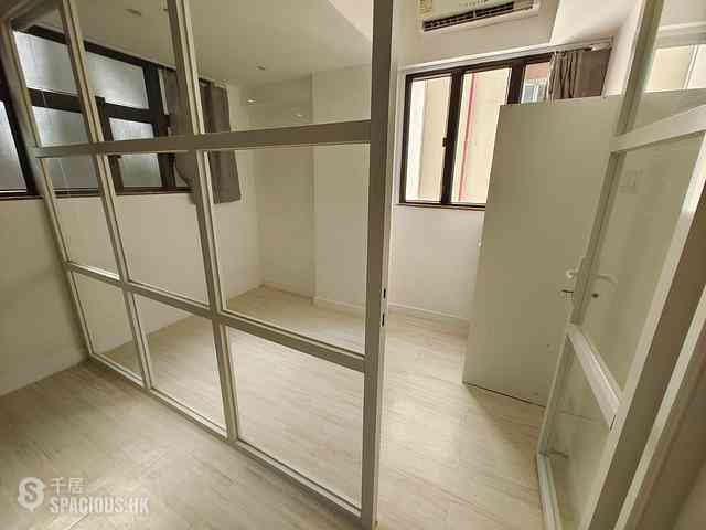 Central - 73, Connaught Road West 12