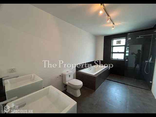 Clear Water Bay - Seacrest Villas 05