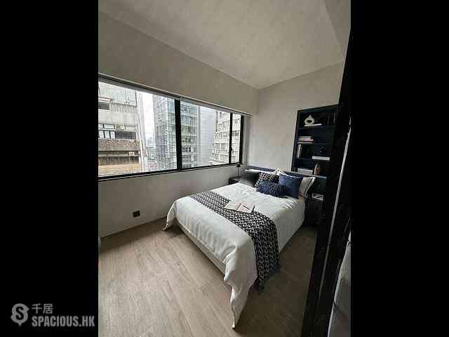 Central - 108-110, Wellington Street 01