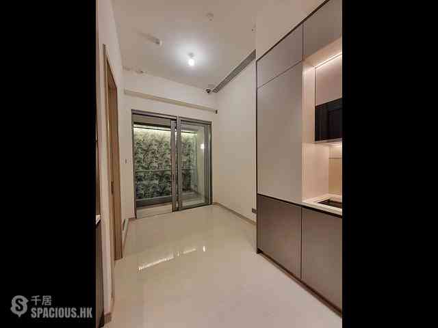 Sai Ying Pun - Upper Manor 01