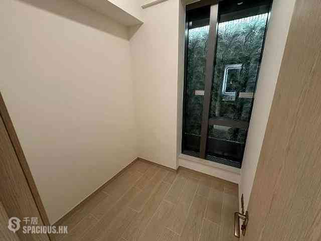 Sai Ying Pun - Upper Manor 03