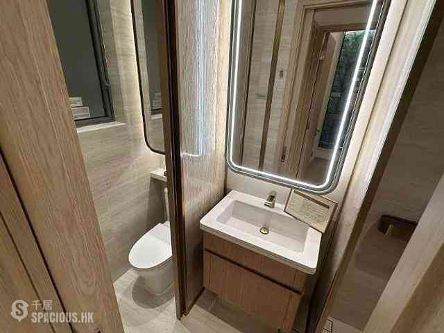 Sai Ying Pun - Upper Manor 04