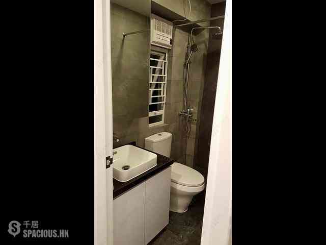 Tsuen Wan - Tsuen King Garden Phase 1 Block 2 08