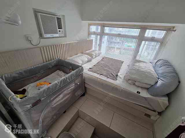 Tsuen Wan - Tsuen King Garden Phase 1 Block 5 06