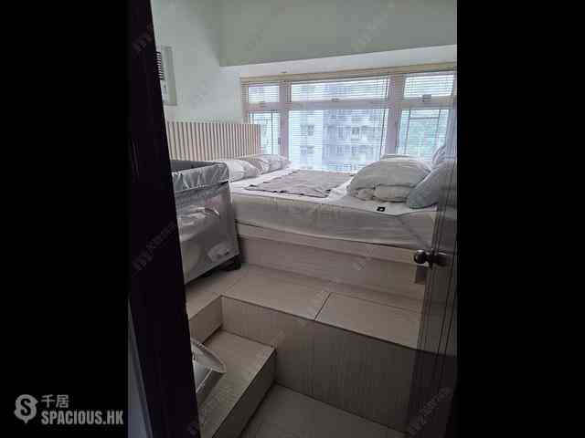 Tsuen Wan - Tsuen King Garden Phase 1 Block 5 07