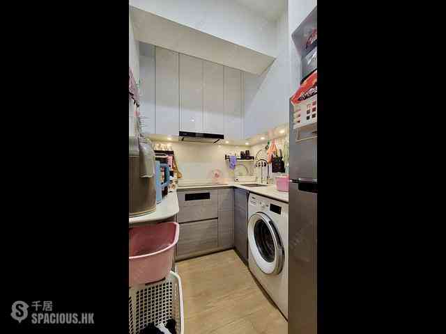 Tsuen Wan - Tsuen King Garden Phase 1 Block 5 08