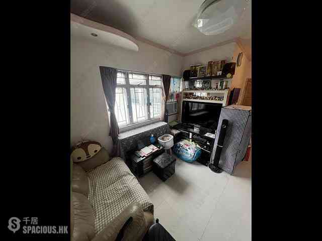 Tsuen Wan - Tsuen King Garden Phase 1 Block 3 01