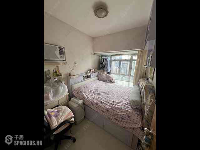 Tsuen Wan - Tsuen King Garden Phase 1 Block 3 03