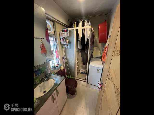 Tsuen Wan - Tsuen King Garden Phase 1 Block 3 04