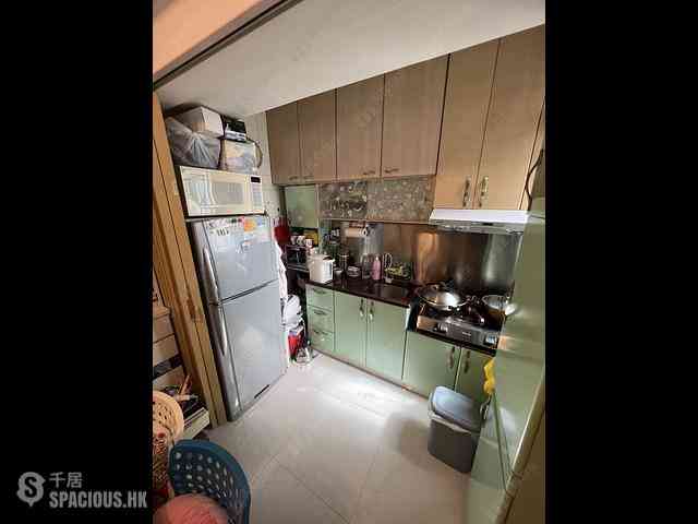Tsuen Wan - Tsuen King Garden Phase 1 Block 3 05